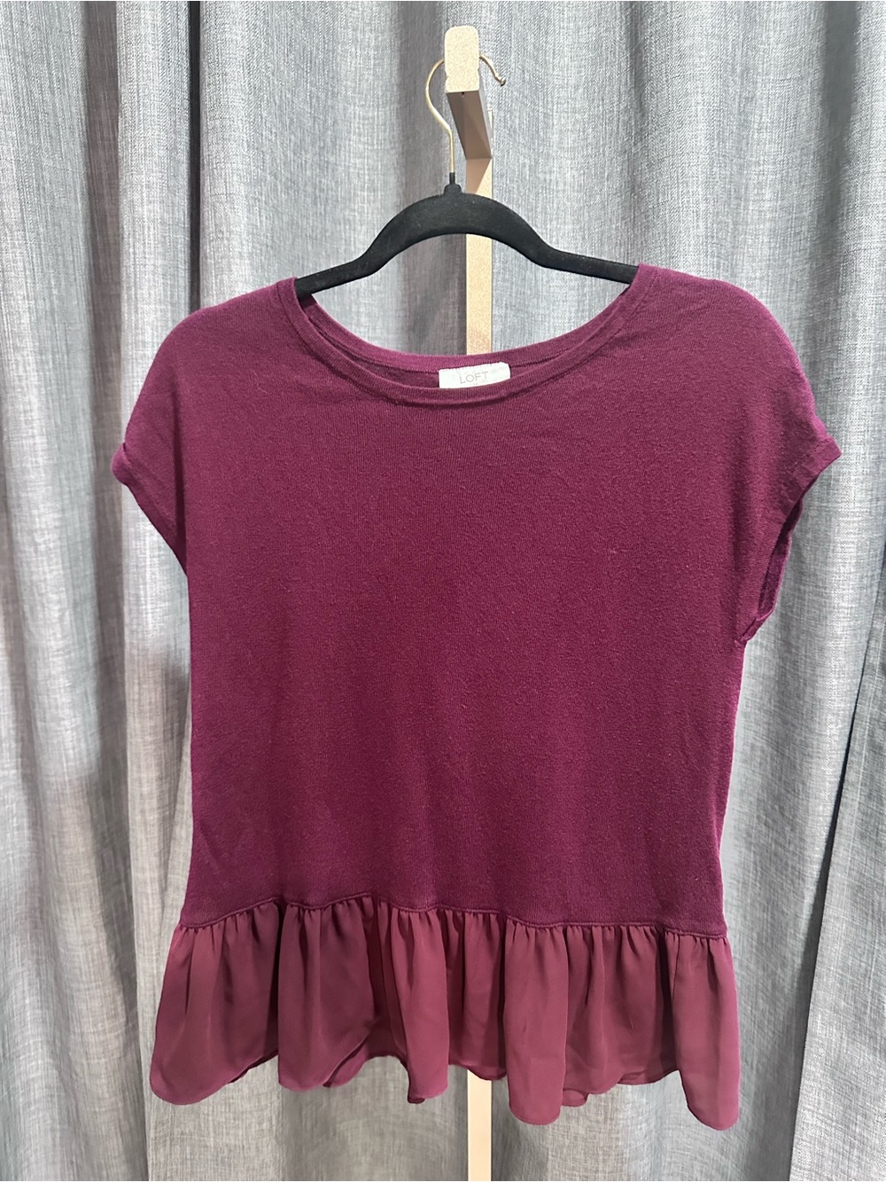 ❤️❤️LOFT Burgundy Peplum Short Sleeve Top